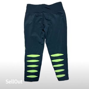Under Armour kid’s Capri Leggings M Black Neon Green Activewear
